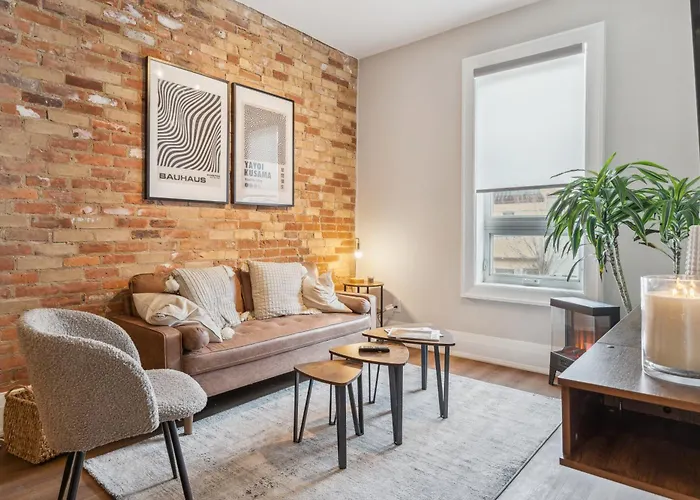 The Queen'S Griffen Toronto